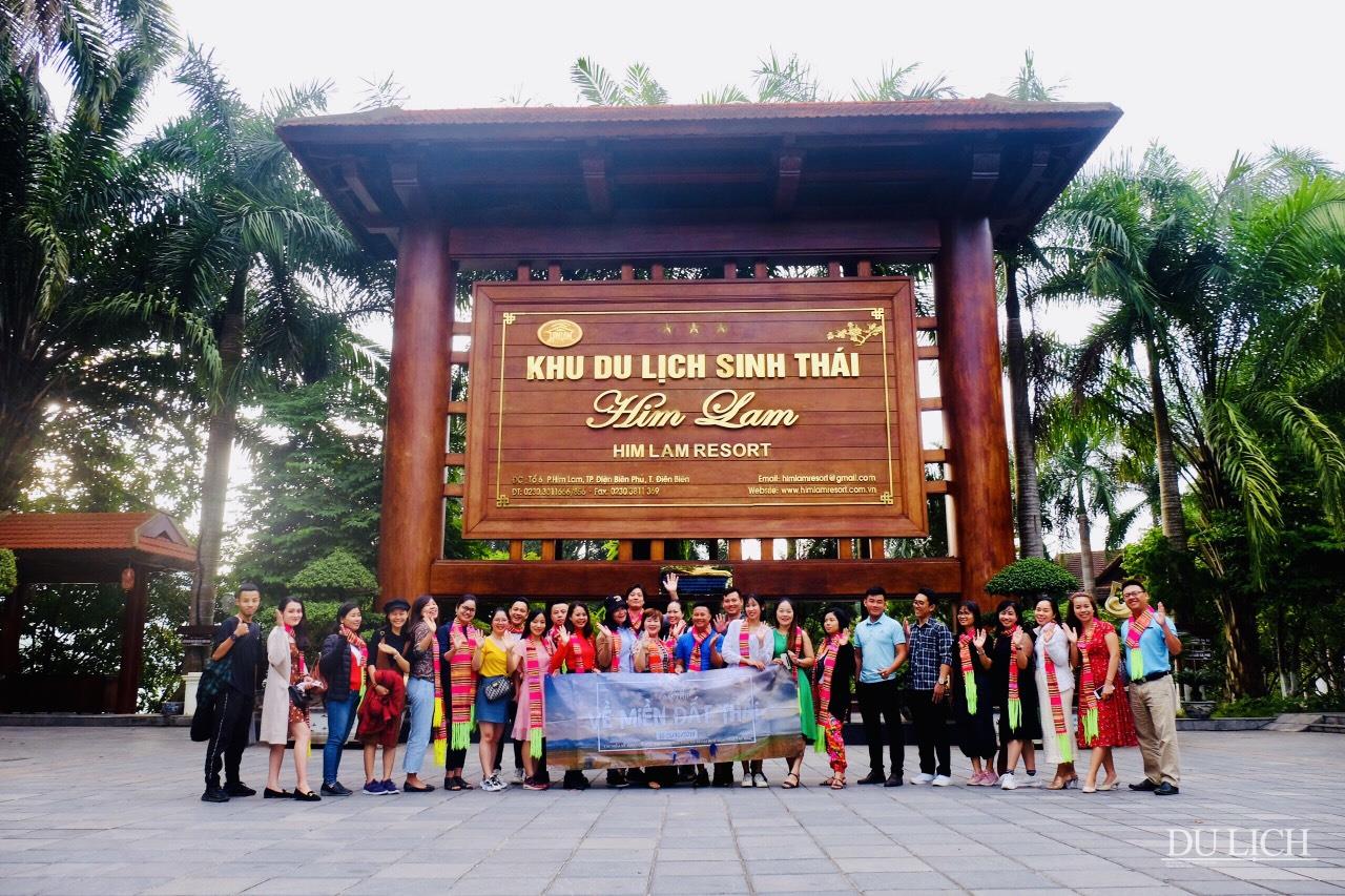 Cổng chào Khu du lịch sinh thái Him Lam là nơi du khách thường chụp ảnh check-in